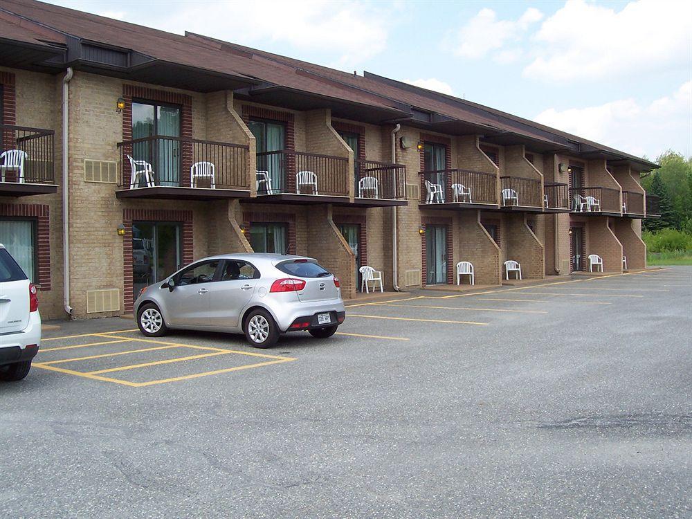 Hotel Le Floral Sherbrooke Eksteriør bilde