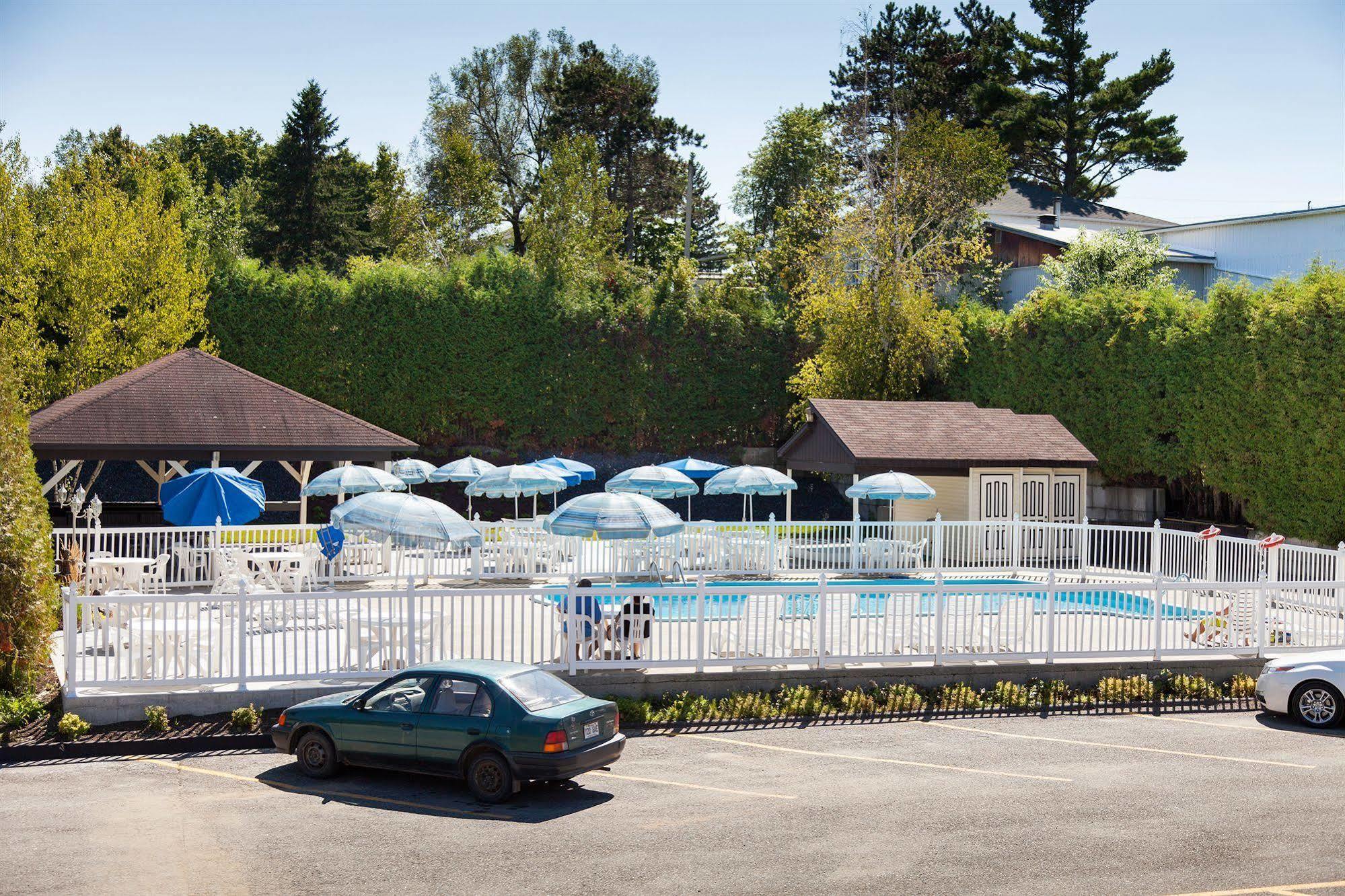 Hotel Le Floral Sherbrooke Eksteriør bilde